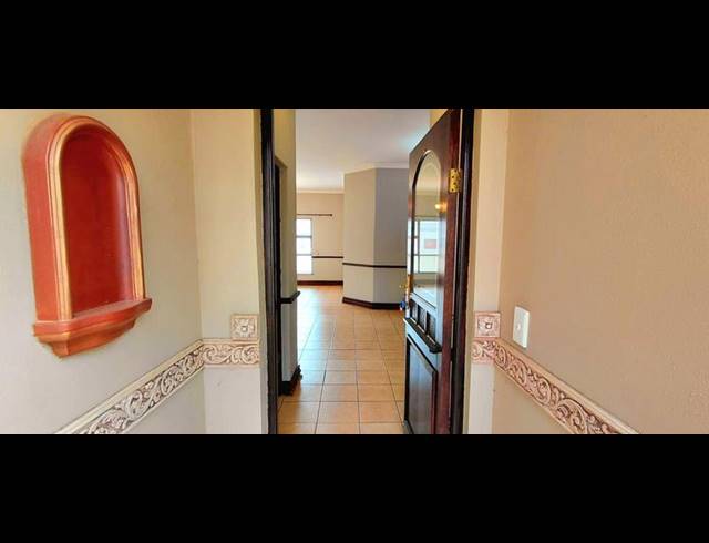 3 BEDROOM TOWNHOUSE FOR SALE IN DAN PIENAAR